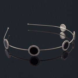 Metalldiadem runda plattor med strass guld