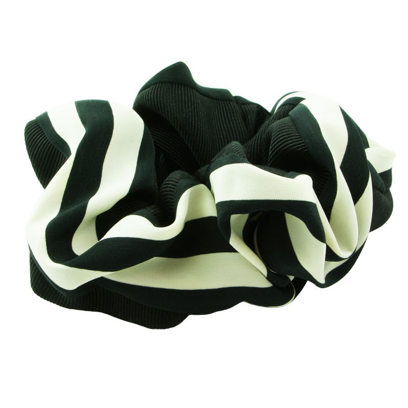 Scrunchie med ränder Scrunchie med ränder